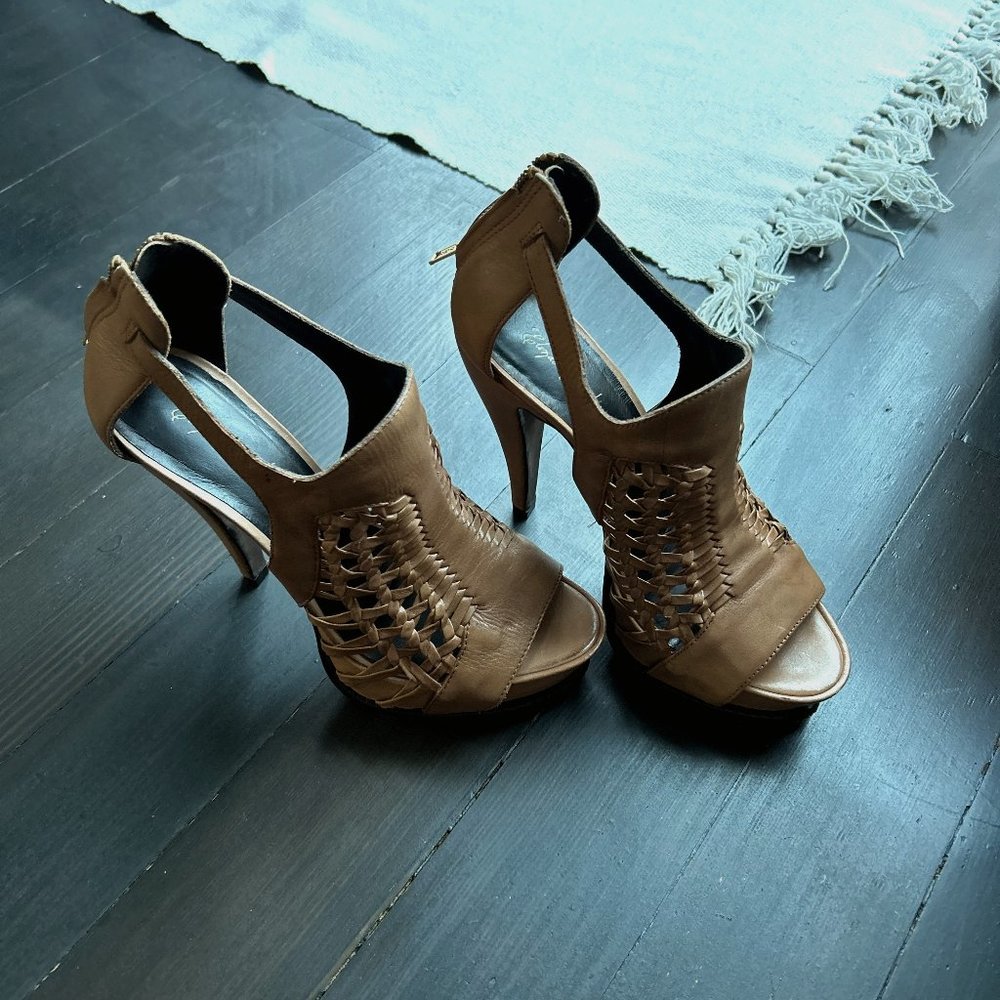 Elizabeth and James Woven Heel